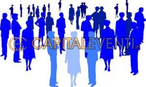 Socializzare con sconosciuti alle feste
