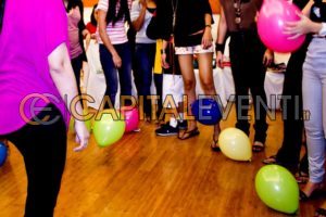 Invitati ad una festa in casa come comportarsi